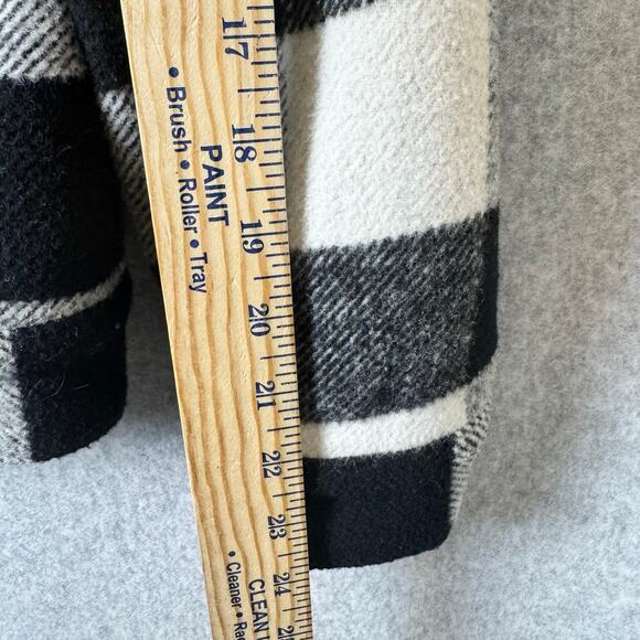 Levi’s Sherpa Lined Wool Trucker Jacket Women’s Med Buffalo Plaid Black Western - Picture 9 of 14